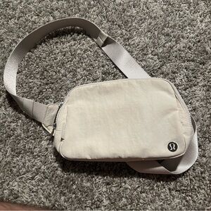 Lululemon Athletica White Opal Everywhere Belt Bag 1L